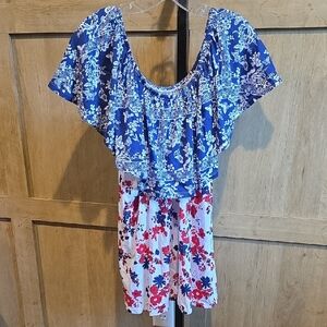 (J51) Woman Within Blue and White Floral Blouse Sz L (SITS OFF SHOULDERS)
